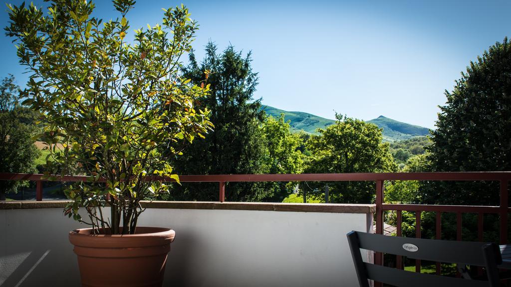 Logis Hotel Ur-Hegian Aïnhoa Kültér fotó