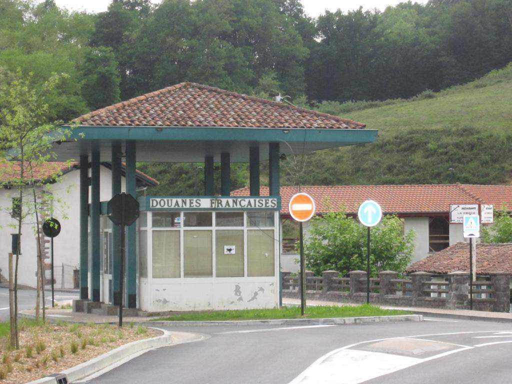 Logis Hotel Ur-Hegian Aïnhoa Kültér fotó