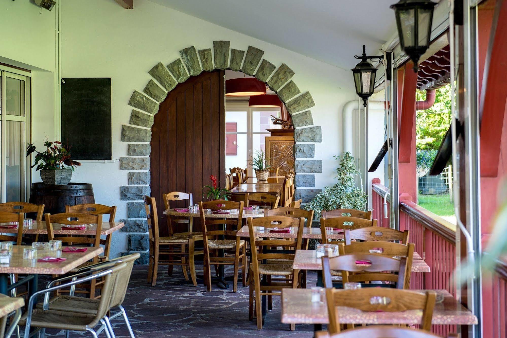 Logis Hotel Ur-Hegian Aïnhoa Kültér fotó