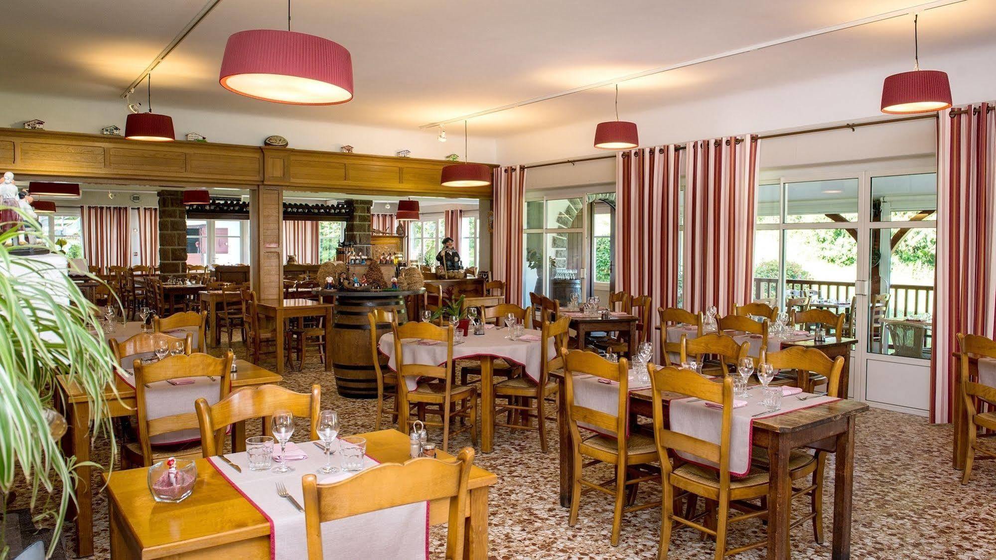 Logis Hotel Ur-Hegian Aïnhoa Kültér fotó