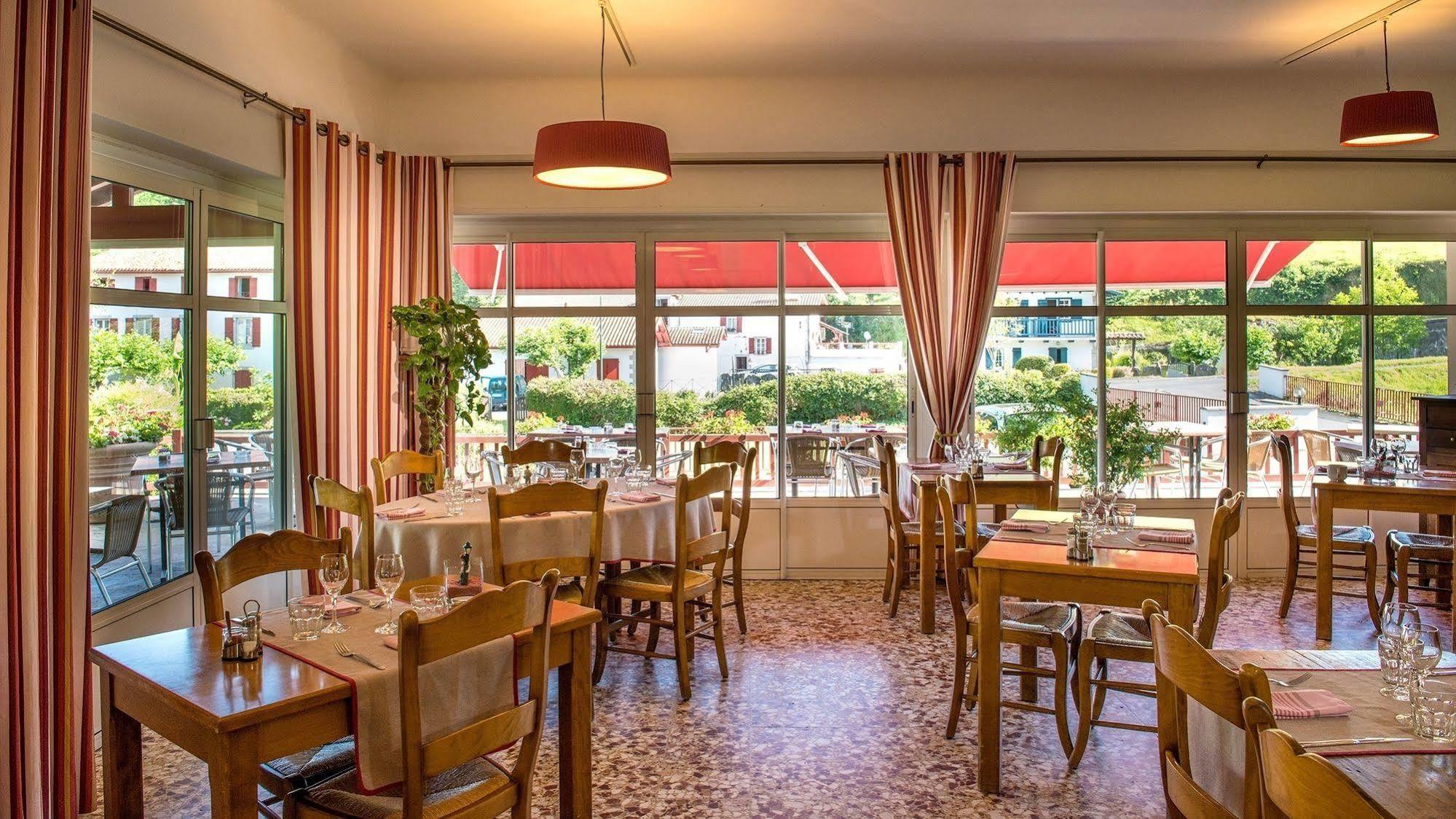 Logis Hotel Ur-Hegian Aïnhoa Kültér fotó