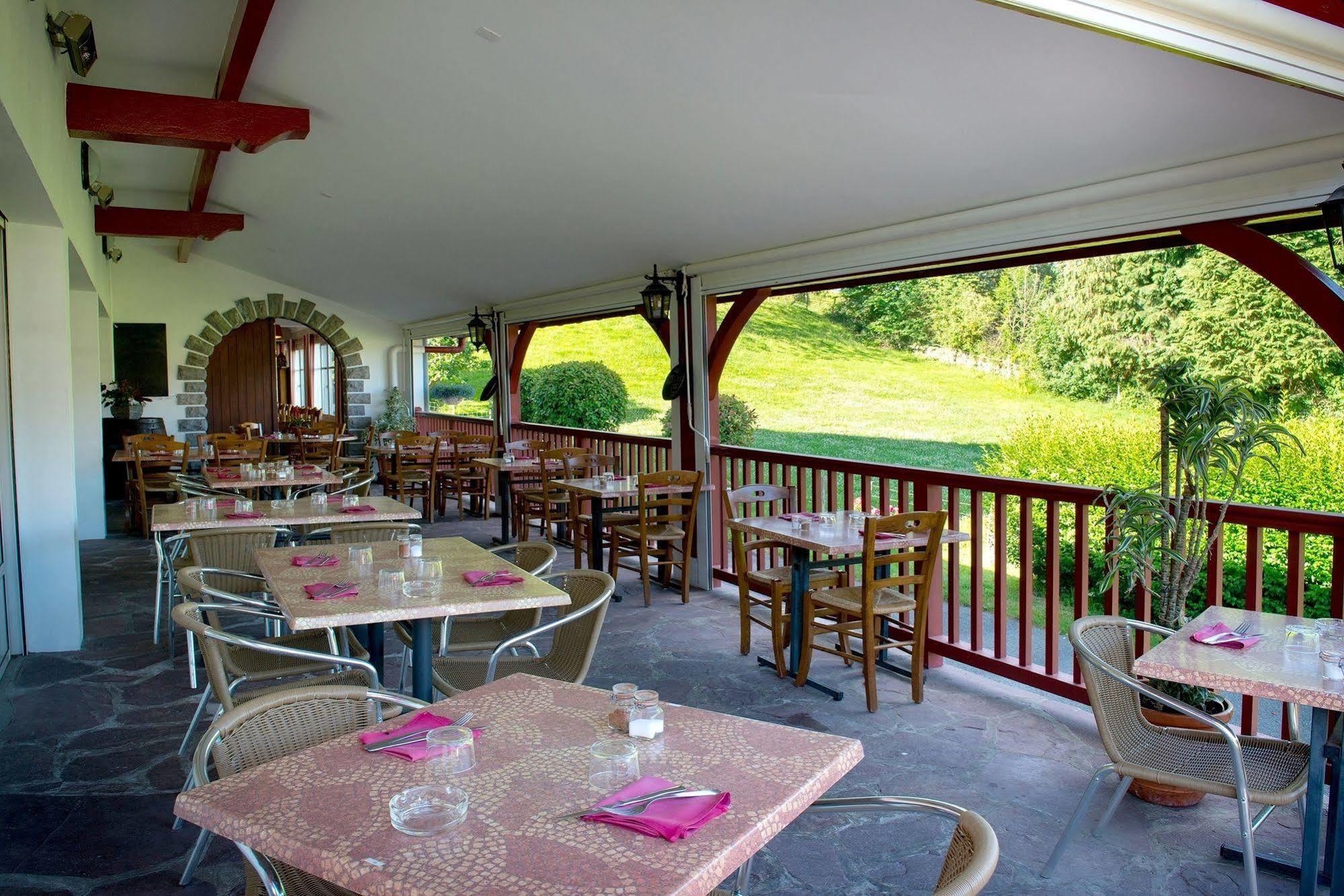 Logis Hotel Ur-Hegian Aïnhoa Kültér fotó